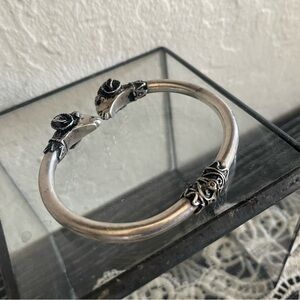 Genuine vintage, 925 sterling silver rams head cut bracelet circa 1930s.